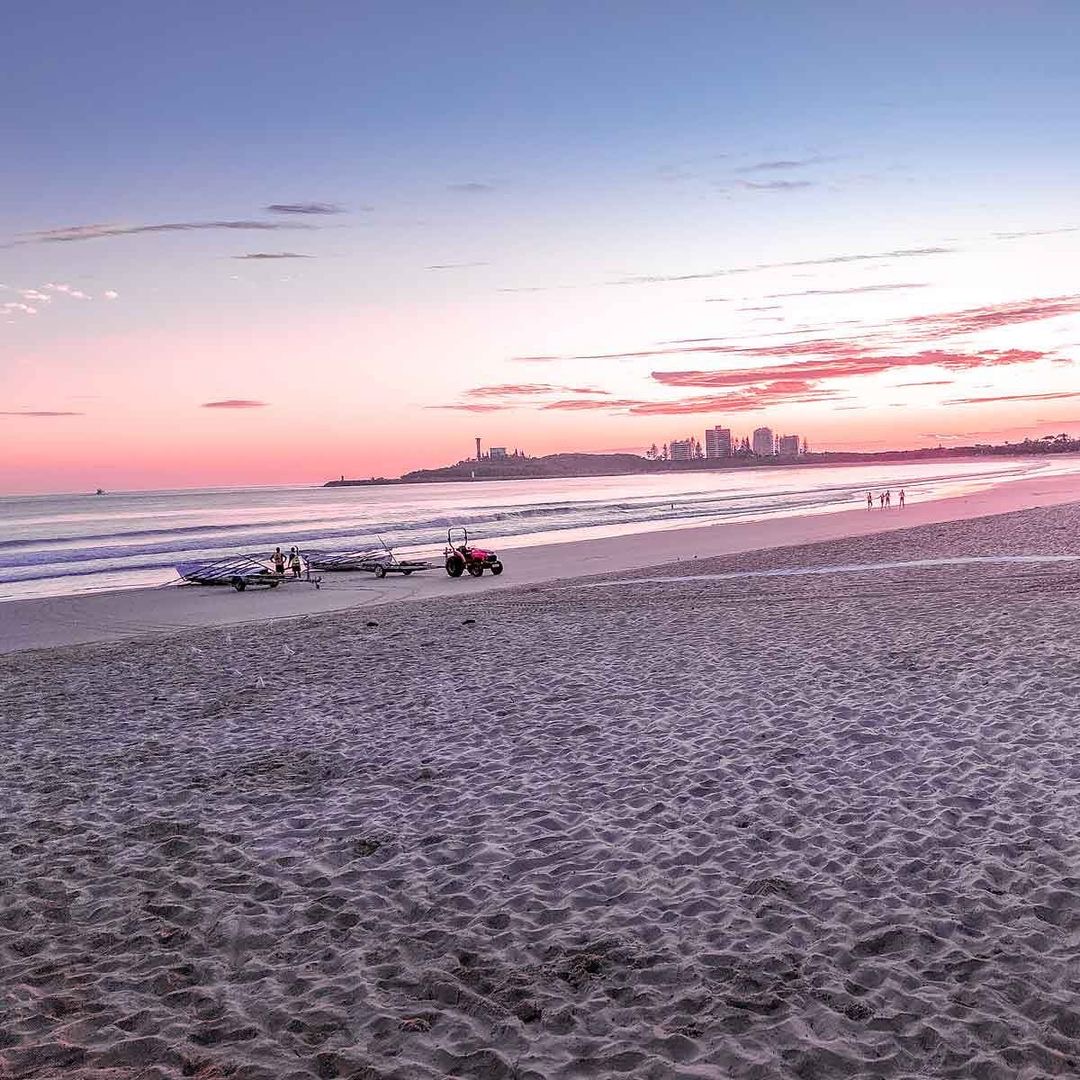 It seems like <a href="/Barbie/">Barbie</a>'s magical pink glow has descended on Mooloolaba Beach on the Sunshine Coast! How spectacular is this sunrise 😍 💗 

📸 credit: @2aussietravellers (Instagram)

#visitsunshinecoast #sunrise #beach #barbiemovie #sunshinemomentsforreal