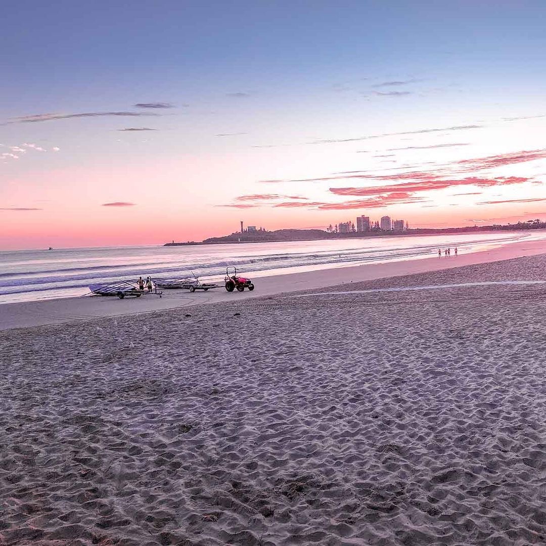 It seems like @Barbie's magical pink glow has descended on Mooloolaba Beach on the Sunshine Coast! How spectacular is this sunrise 😍 💗 📸 credit: @2aussietravellers (Instagram) #visitsunshinecoast #sunrise #beach #barbiemovie #sunshinemomentsforreal