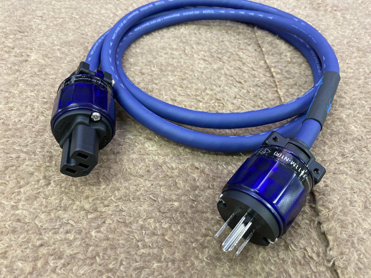 nomuramusen's tweet image. 先日発売されたTIGLONの #電源ケーブル「#MS_DR20A_Azure_Dragon」を試聴しました❗️

創立15周年記念モデルでメーカーの持つ技術を惜しみなく採用。静けさがあり、広い空間再現に音像は締まって実在感があります🎶

店頭にてご試聴いただけますので、ぜひご試聴下さい😆

#ノムラ無線 #tiglon #大須