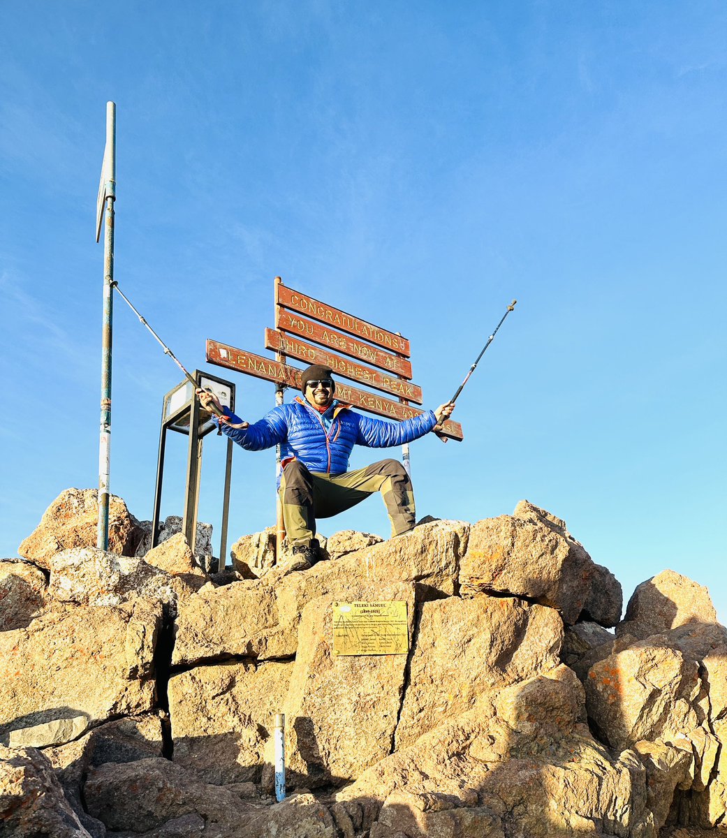Mt Kenya (pt Lenana - 4985m) ✅