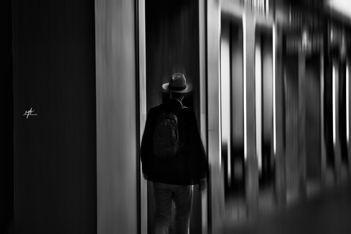 egb007's tweet photo. GM 

#snap_street 
#streetphotography 
#photography 
#snap_community 
#lensculture 
#streetphotographers 
#canon5dmark2 
#tamron 
#Tamron85mm 
#TeamCanonPH 
#CanonNZ 
#progearfeature 
#urbanlife 
#streetphotographyinternational #moments_in_streetlife 
#moments_in_bnw
#SPi_Light https://t.co/2nnSKGaluD