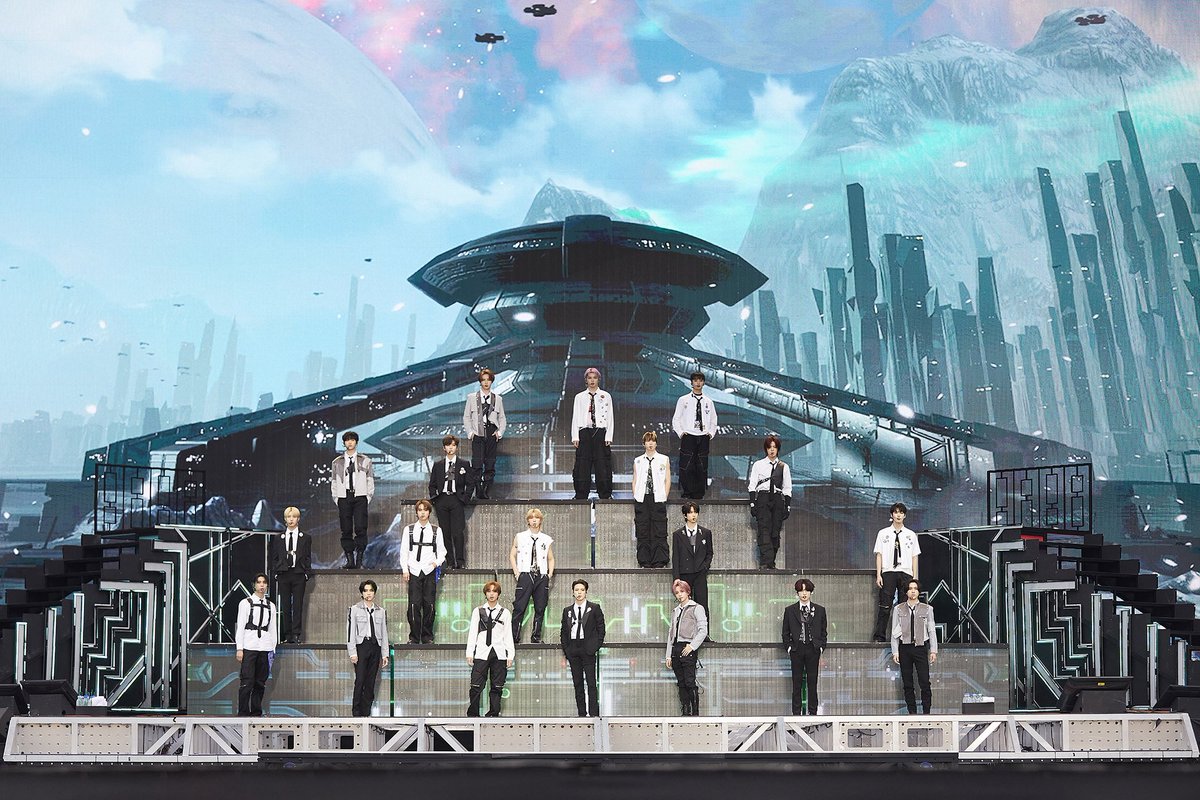 NCTsmtown's tweet photo. NCT 정규 4집 ‘Golden Age’, 4일치 수치만으로 8월 월간 음반 차트 1위!
써클 주간 차트도 2관왕! 음악방송도 1위!
눈부신 인기 질주 계속된다!

https://t.co/GCwrbGnabW

#NCT #NCTU #BaggyJeans
#NCTU_BaggyJeans #GoldenAge
#NCT_GoldenAge #NCT127 #NCTDREAM
#WayV #NCT_DOJAEJUNG https://t.co/70wxv2AIyA