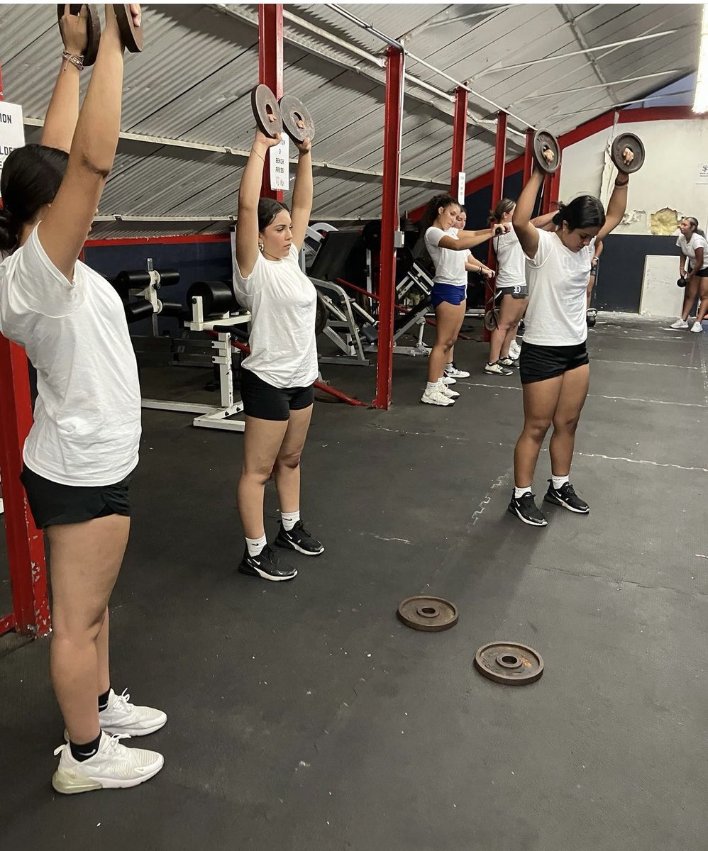 Swordsmen_Fans's tweet photo. ⚔️🥎 Starts pre-season conditioning for the upcoming season. @SGVNSports @James_Escarcega @AdamArandaNews @GhostsofStPaul @GabrielNDuarte_ @emmerling_jim @JKentris @CoachJessem @DainaMunoz10 @Hannah_Marie_Mo @coachmark_48 @SPHSSports https://t.co/Yjfle6W3bs