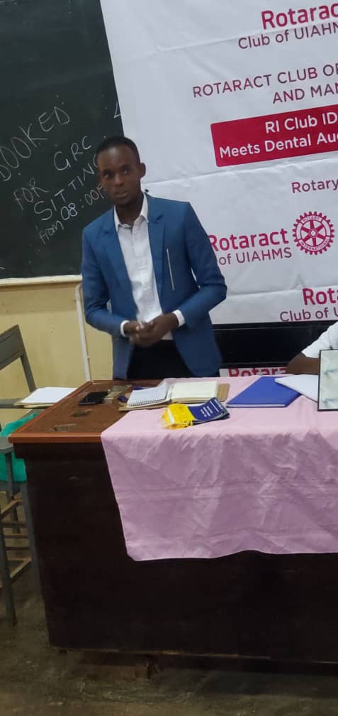 SSEBUUFUISAAC2's tweet photo. No Boy child in Africa, and in fact anywhere in the world, should be denied education. it was a beautiful Discussion @UIAHMS_Mulago erabolating the Roles of #Rotaractors in Promoting Basic Education and Litracy.
@CivicSpaceTV
@Sdg13Un
#RotaractTV. https://t.co/k1JEW1pRD4