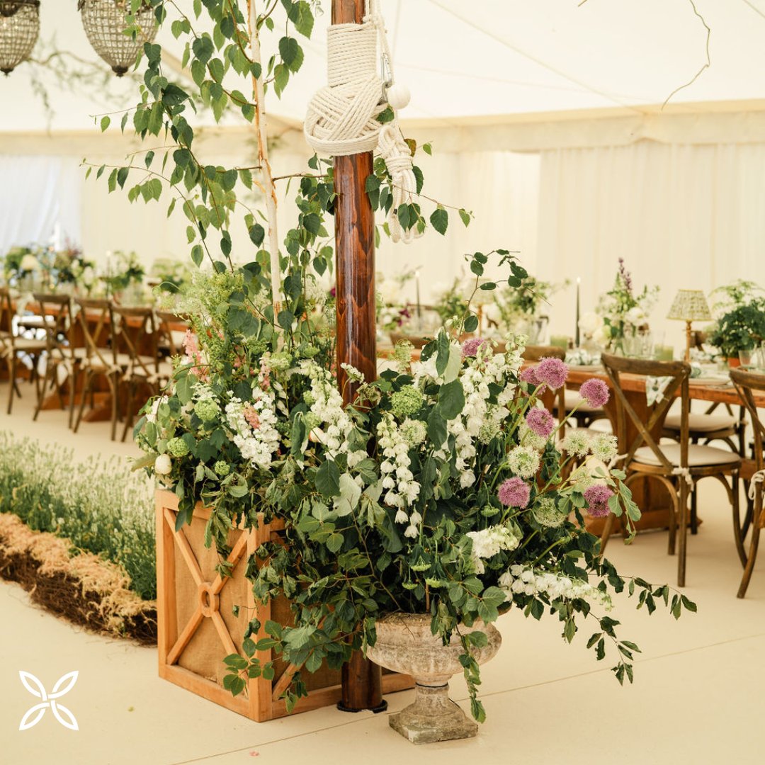 Not to brag or anything, but we think we do dinner parties quite well! 😍 Whether a big party or intimate gathering, we can always achieve your desired look through the expertise of our florists. Get in touch today for quotes!