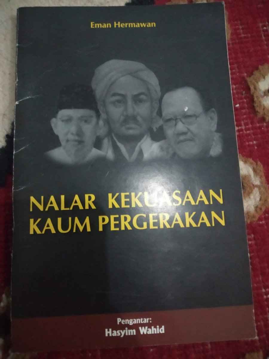 riyanpkb's tweet photo. Saat 2008 itu saya dapat kenang kenangan buku ini...
Maaf om.. https://t.co/kLJrZa09ns