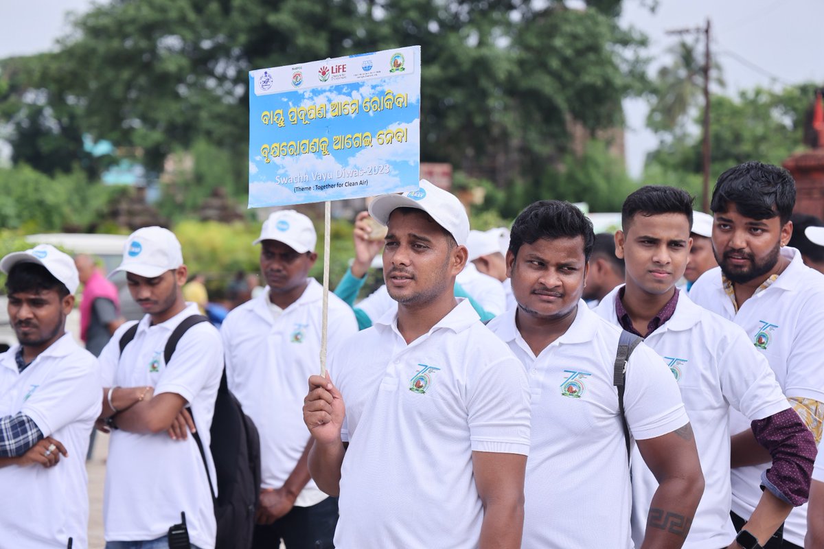 bmcbbsr's tweet image. Together for Clean Air-
is the moto &amp;amp; let's all pledge to do our bit by planting tress, use more of #EVehicle #PublicTransport for green commute &amp;amp; more such initiatives to make the #AirClean 
#BhubaneswarFirst