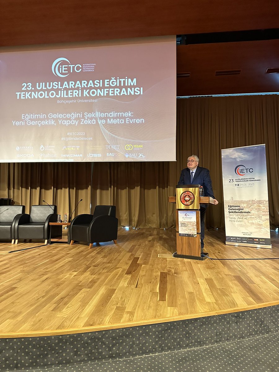 IETC2023 Bahçeşehir Üniversitesi Rektör Yardımcısı Prof. Dr. Sayın Tunç Bozbura’nın konuşmasıyla başladı. #IETC2023 #EğitimdeGelecek