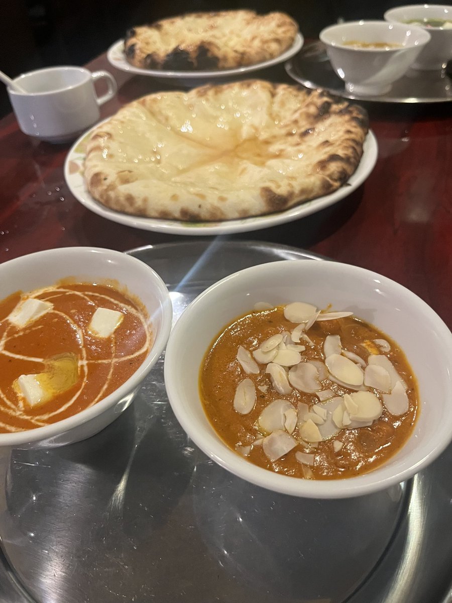 tab_mykd's tweet photo. ハニーチーズナン、想像の倍くらい
量あったけど美味しすぎた🍯🐝🧀

#スパイスカレー　#ナン
#NFT https://t.co/uOhxuu62Uz