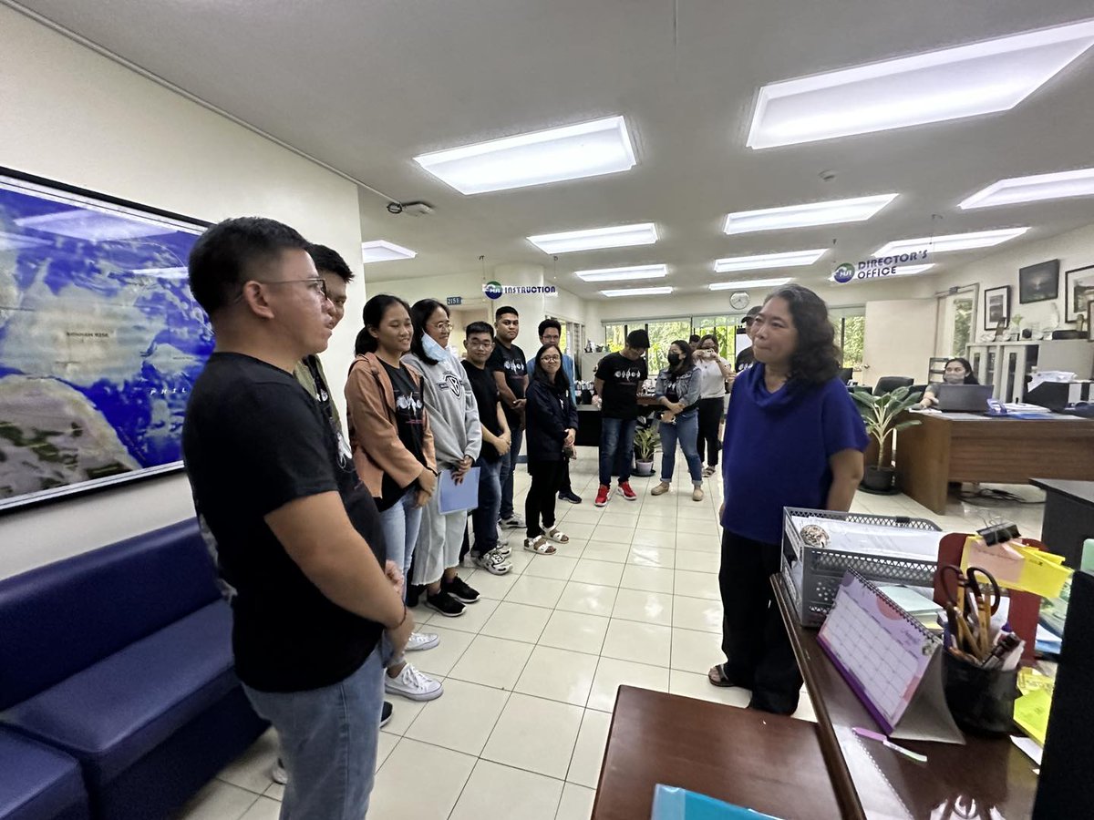 MicroOcePH's tweet photo. “You are now part of the limited number of marine scientists in the country.”
HABs Watch collaborators were officially welcomed into the fold by UP MSI Director Dr. Laura David when the team dropped by the Director’s Office for a courtesy call.
#HABsWatchProject https://t.co/tzVr77ys0v
