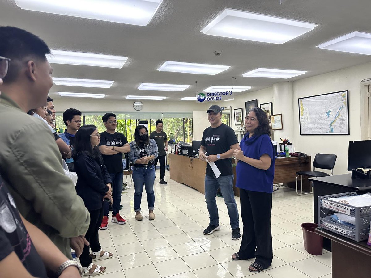 MicroOcePH's tweet photo. “You are now part of the limited number of marine scientists in the country.”
HABs Watch collaborators were officially welcomed into the fold by UP MSI Director Dr. Laura David when the team dropped by the Director’s Office for a courtesy call.
#HABsWatchProject https://t.co/tzVr77ys0v