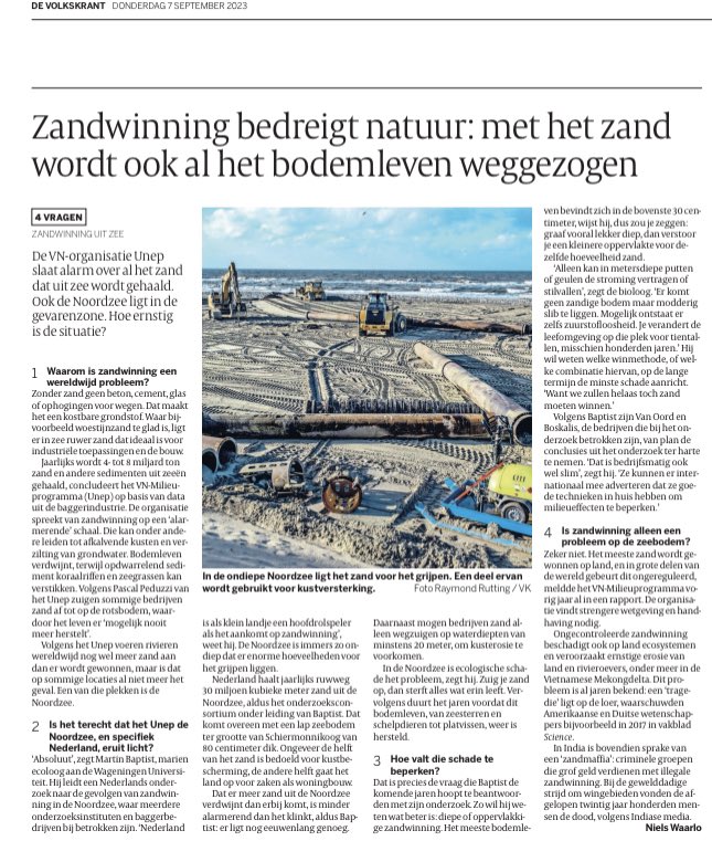 Het bouwmateriaal voor de 2 de kustlijn staat ter discussie. Toch voor de natuur de delta verlaten en 2200 biljoen desinvesteren en opbouwen met klei en stro op hogere gronden?