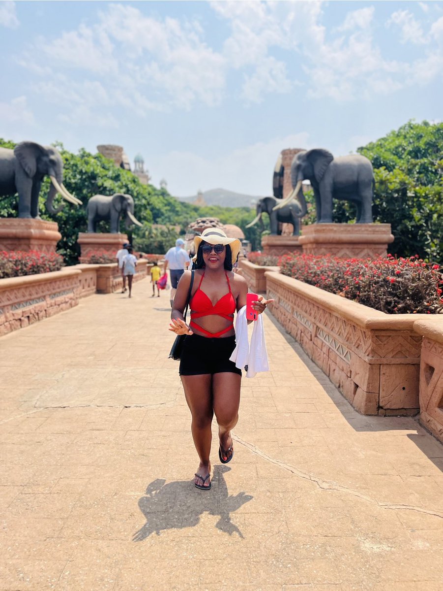 Lush_Beauty1's tweet photo. Quote this tweet with a picture of yourself wearing shorts. https://t.co/P5bP8JIGWj
