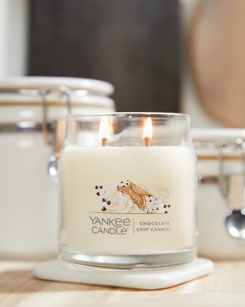 Yankee Candle TH tweet media