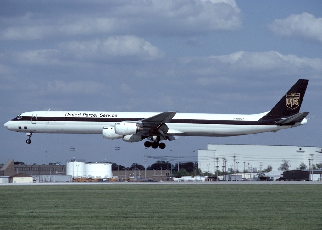 JohnMThom's tweet photo. @kenzietuff DC-8. First plane I worked on while at UPS where I started my career. Hard work, fun work, paid nothing. Gave me an appreciation for learning new skills and trying new stuff. https://t.co/J8MNi34AUL