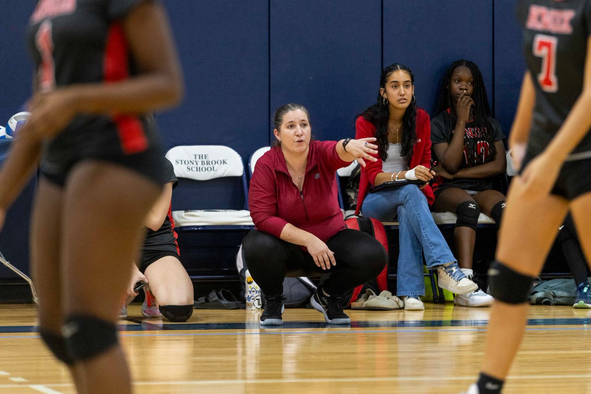 Our Girls Volleyball season is underway!

Here are highlights from yesterday's game against The Stonybrook School!

#theknoxschool #knoxathletics #girlsvolleyball #hsvolleyball