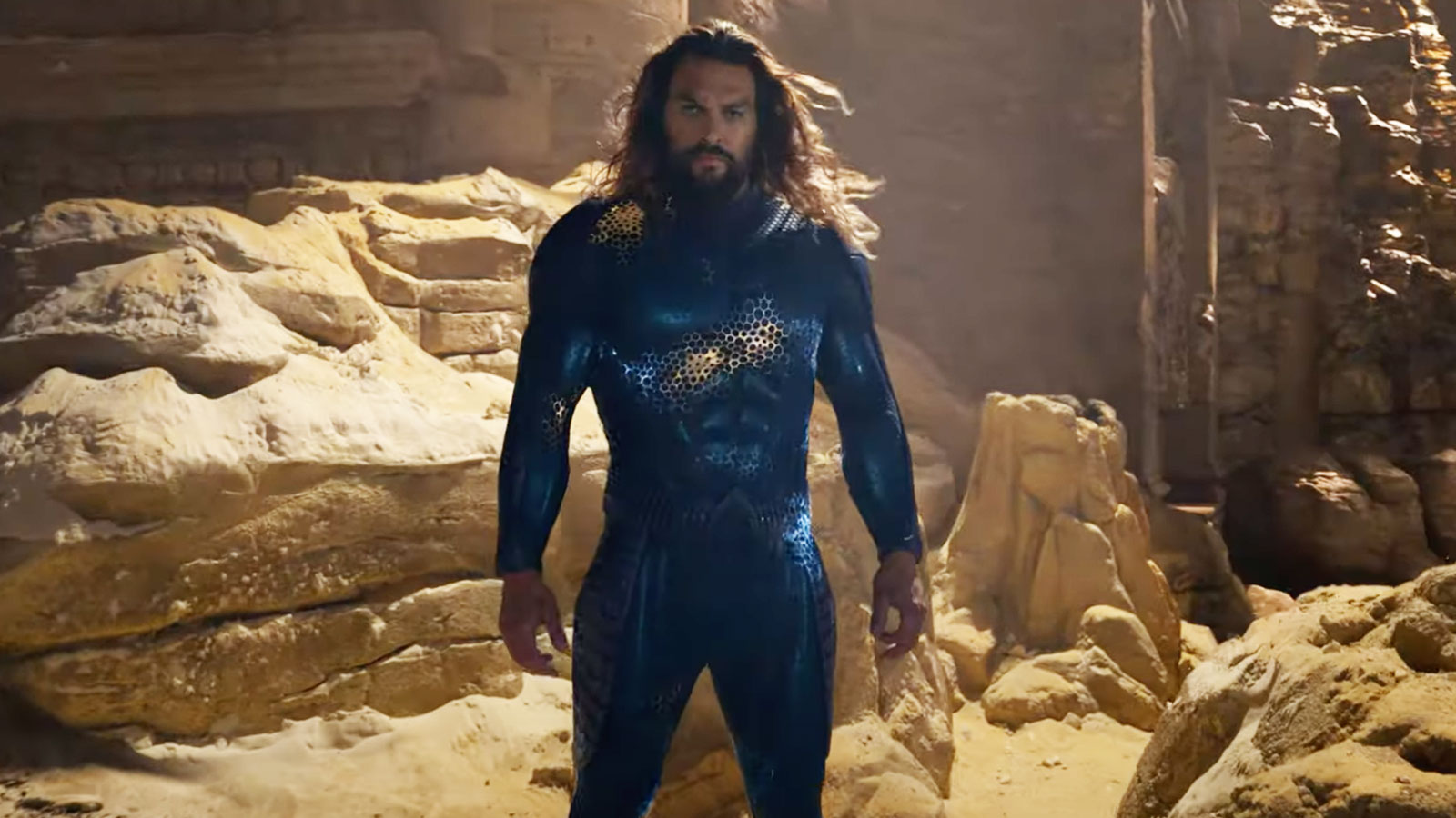 Jason Momoa como Arthur Curry/Aquaman