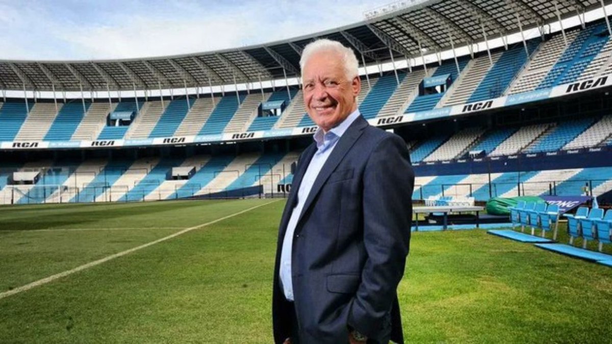 PlanetaRacing's tweet photo. #Racing | Victor Blanco en @PlanetaRacing RADIO

🗣️ "No hemos tenido toda la suerte que queríamos tener, sobre todo con las lesiones como el caso de Roger. Se pueden hacer críticas desde lo deportivo, pero tenemos un club ordenado hace diez años. No fue nada fácil" https://t.co/5ubZnd6psX