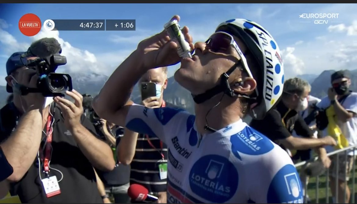 Erstmal kleine Gipfelschnaps.