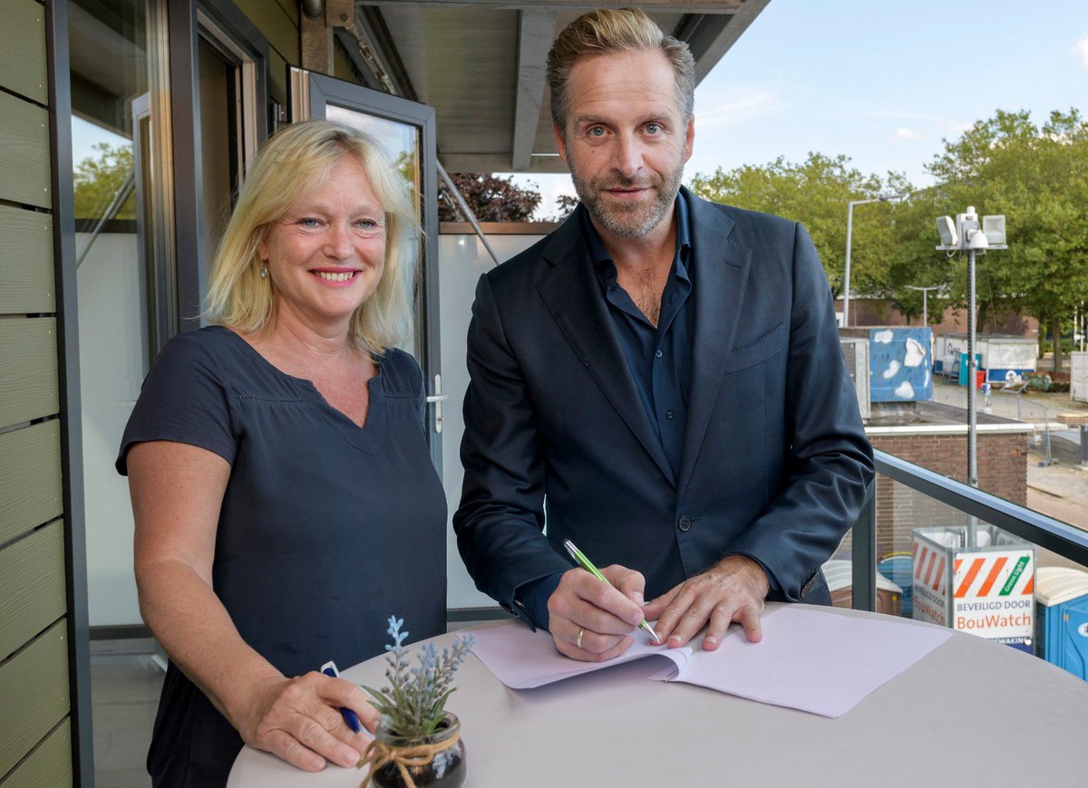 Rotterdam en het Rijk slaan de handen ineen om de bouw van flexwoningen te versnellen! 💪 🏗️🏢

persberichtenrotterdam.nl/persberichten/…