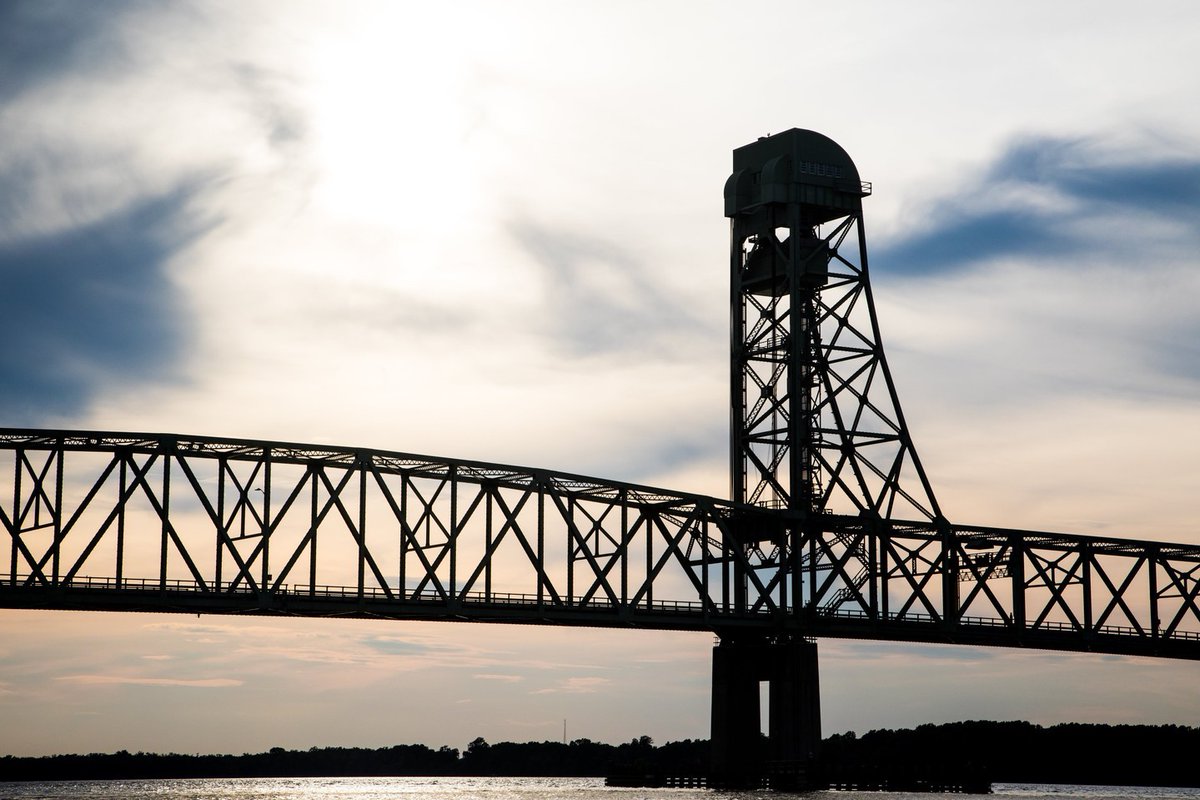 VaDOT's tweet photo. Today is #NationalVirginiaDay! Our roads, bridges, ferries &amp; tunnels carry Virginians and tourists across our beautiful commonwealth — from beaches to mountains, rural towns to urban centers — and #KeepVirginiaMoving!

Tell us why you love Virginia ❤️ https://t.co/gP51paH2sU