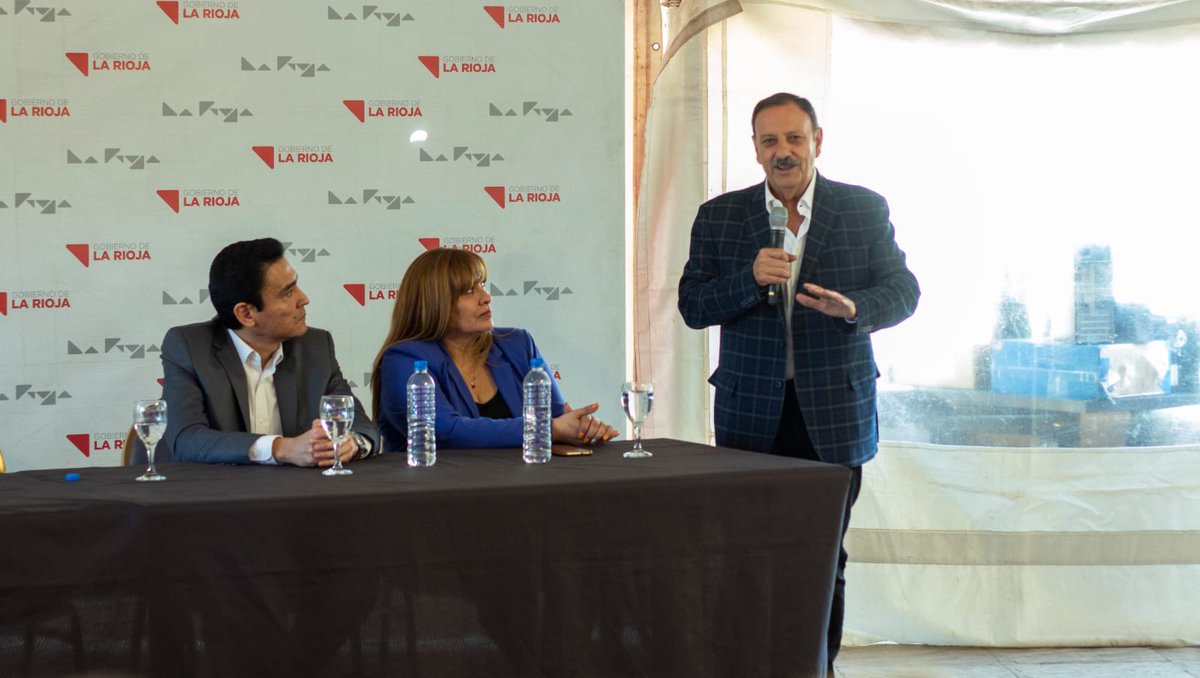 hugo_vera_'s tweet photo. A un año de la inauguración de nuestro @PoloTecLR
junto al Gob @QuintelaRicardo renovamos el compromiso de seguir fortaleciendo la ciencia y la tecnología, promoviendo la innovación y el conocimiento, la investigación y el desarrollo para seguir construyendo La Rioja del #futuro. https://t.co/cNzFW7YDWS
