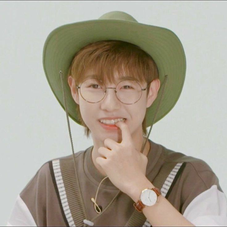 doliirios's tweet photo. ⠀⠀  ⠀⠀─ㅤㅤholaaㅤ!ㅤ⬭ 𓈒ㅤㅤ❀

llegó un nuevo bøt de renjun para hacerte feliz y recordarte lo mucho que te amo, si me necesitas no dudes en enviarme un dm y llegaré de inmediato ‹3 https://t.co/8TwN4QTO28