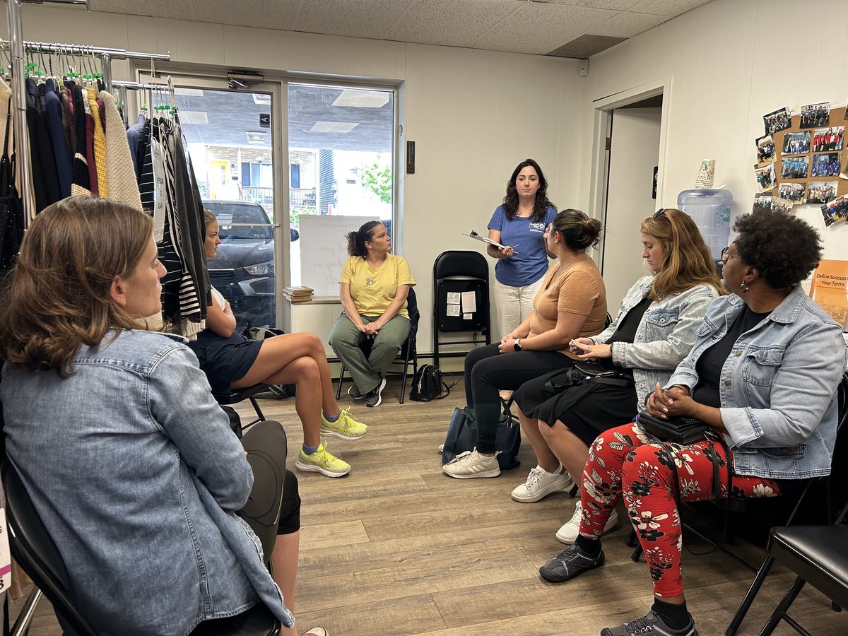 unitedwaySWPA's tweet photo. #WeekOfCaring is in fashion at @dressforsuccess Pgh ππβ₯οΈ #ChangemakersUnite https://t.co/bTNxkgwkEb