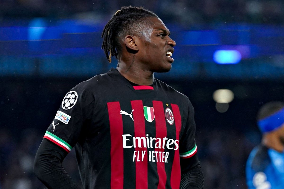 Rafael Leão:

▫️ Fora do top 30 da Bola de Ouro
▫️ Fora dos 12 nomeados do The Best

🤷‍♂️