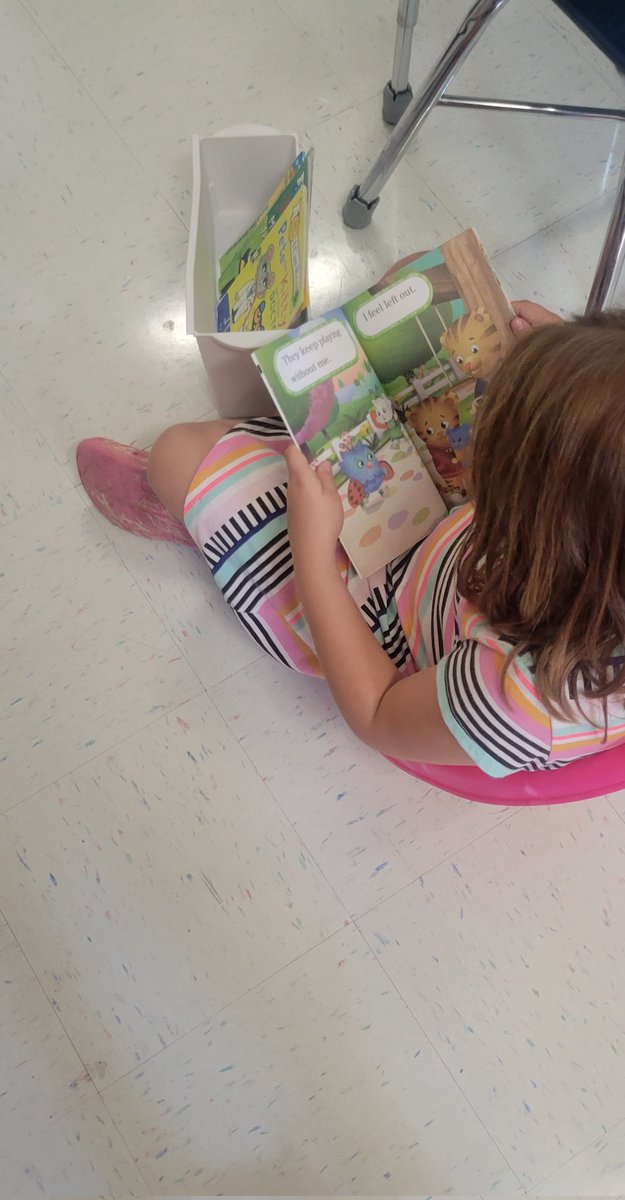 WBusenlehner's tweet image. We have been practicing building our reading stamina here at @PboroElementary #oneChatham #ourPES