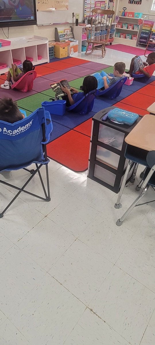 WBusenlehner's tweet image. We have been practicing building our reading stamina here at @PboroElementary #oneChatham #ourPES