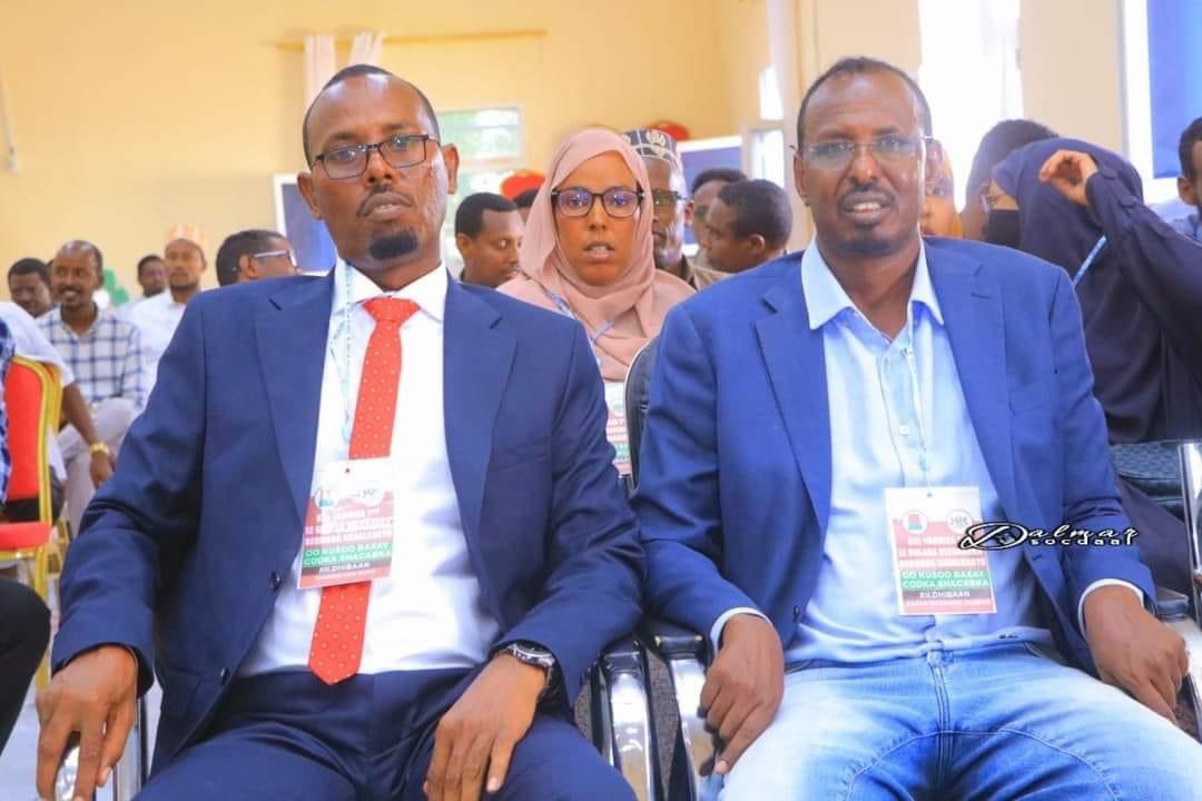 FaroleMax's tweet photo. Congratulations to the newly elected Galkacyo mayor; Hasan Mohamed Jama (Jidka) and his deputy. Galkacyo is the second largest city in Puntland and KAAH Political Party has won most seats and produced the mayor. @KAAHPParty @ahmedkaraash https://t.co/sz8GNqQ88V