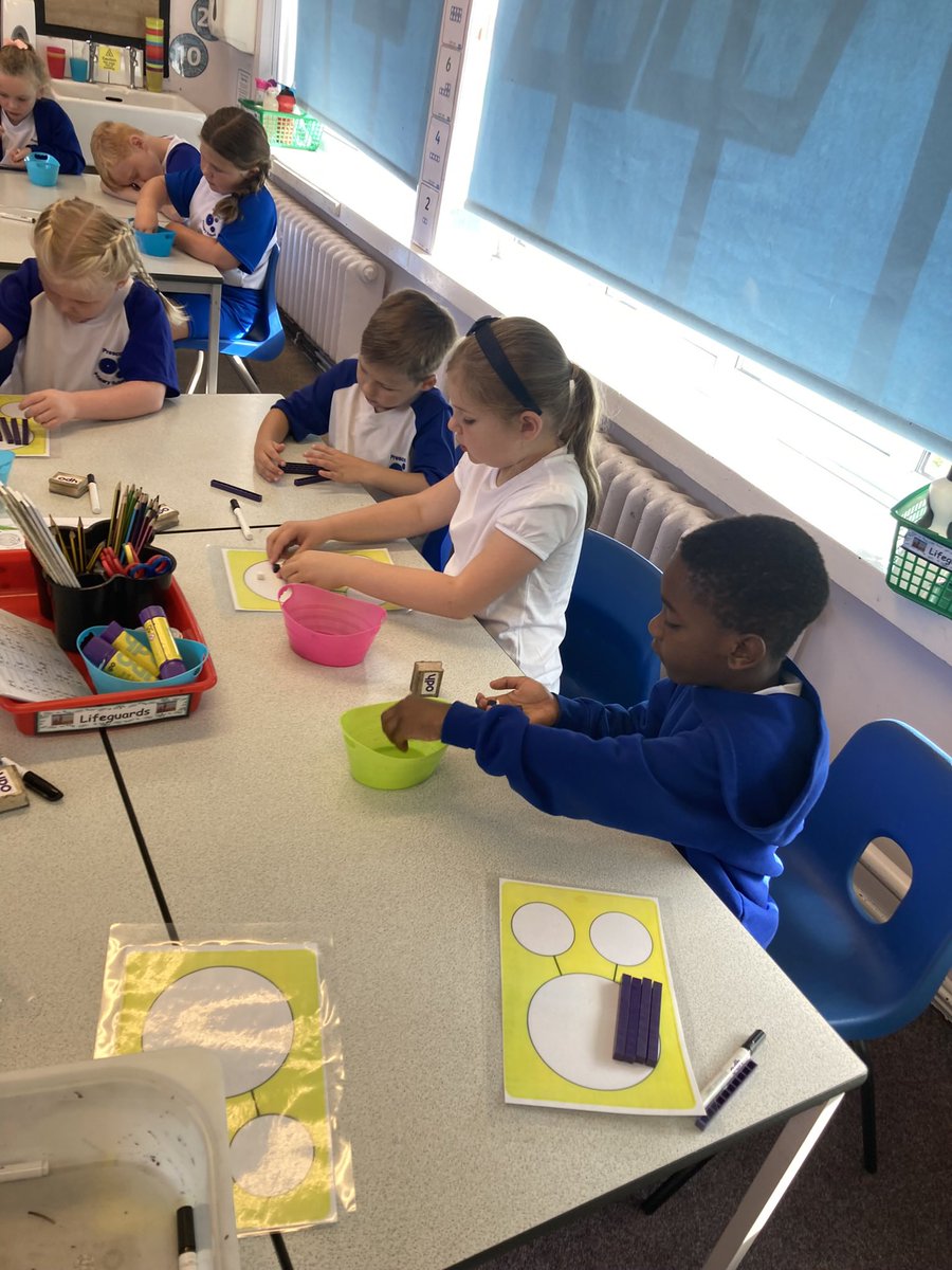 PCPPandas's tweet image. In maths we have been learning how to spilt a 2-digit number in to tens and one #pcpmaths