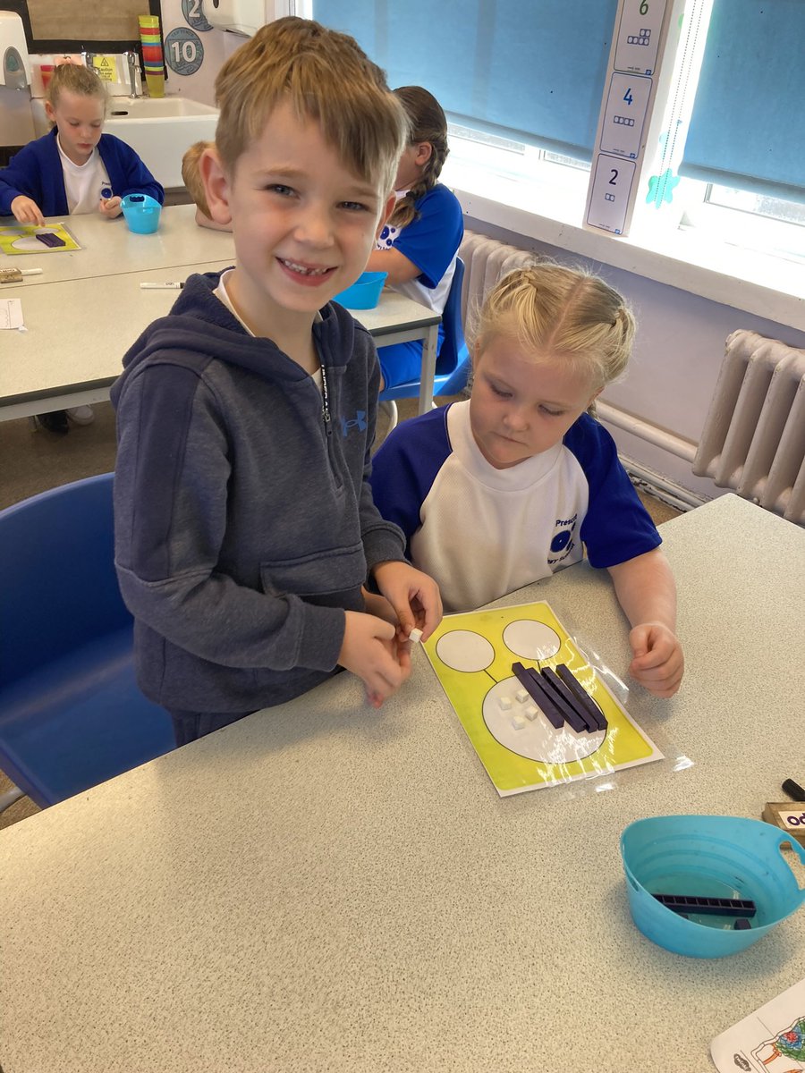 PCPPandas's tweet image. In maths we have been learning how to spilt a 2-digit number in to tens and one #pcpmaths