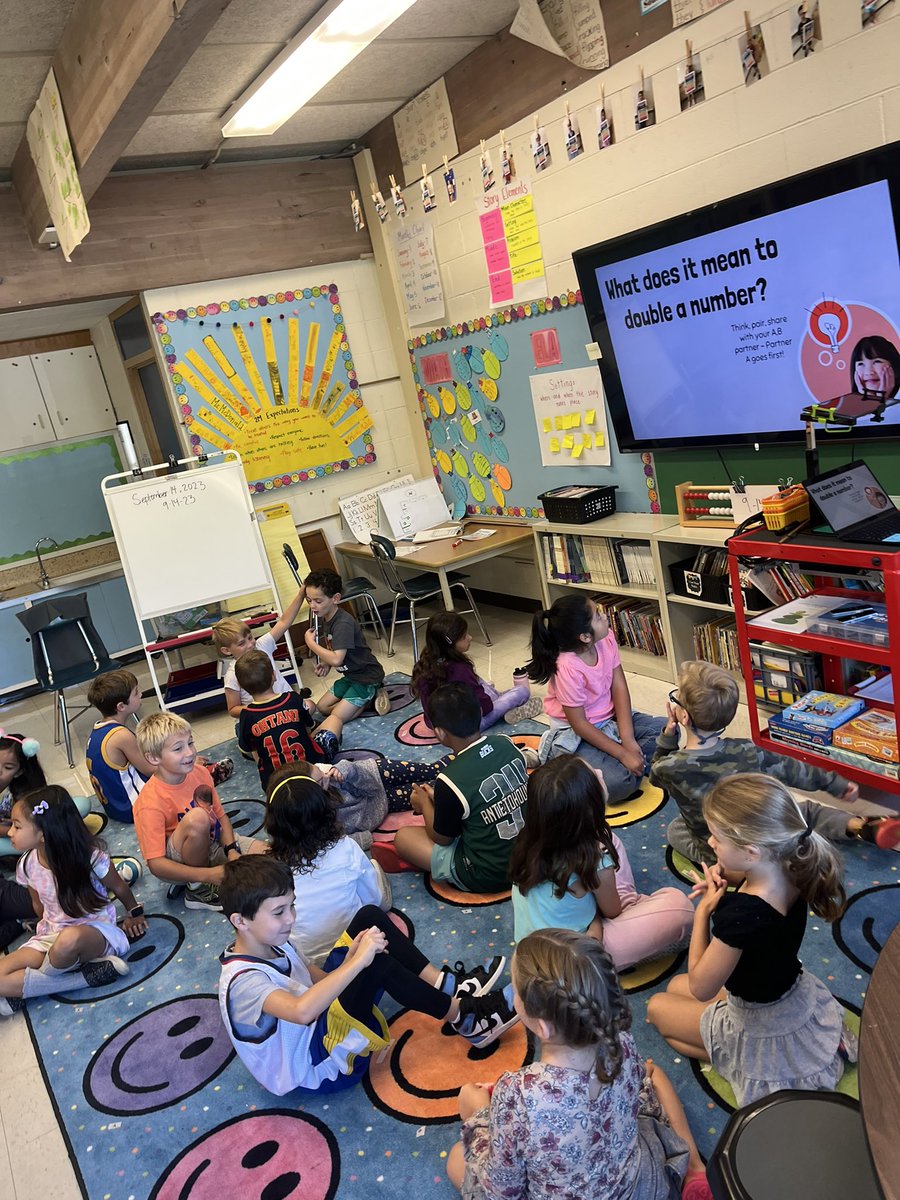 I love to see students explain their thinking to the class and to one another! 🧮 #112leads #wt112