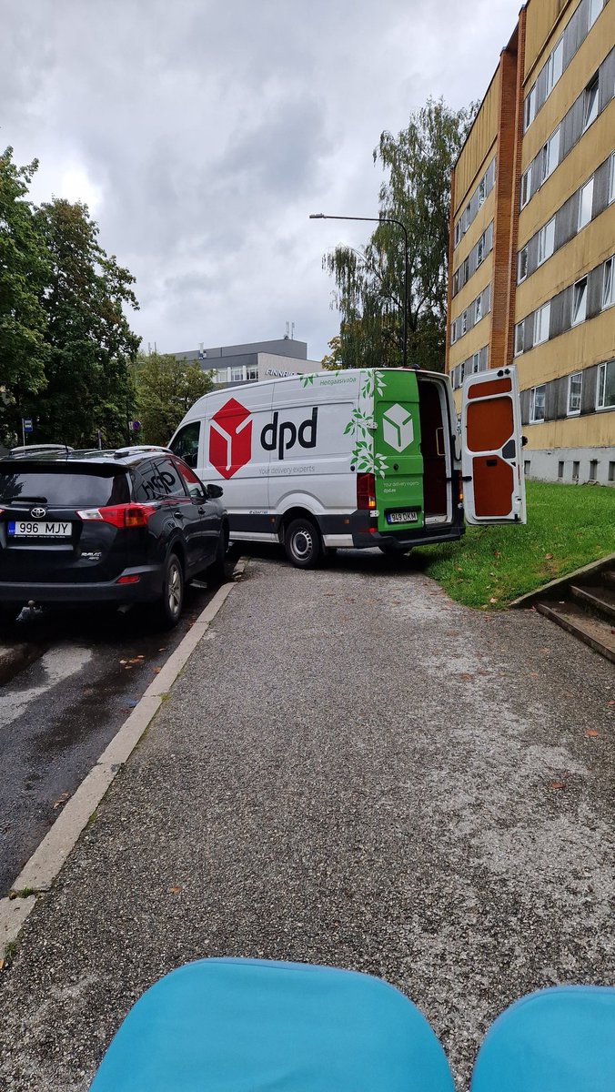 5iiras's tweet photo. Eeeeee okei... aaa võid, sest teed "tööd" jah? Mõnus käruga ukerdada :) https://t.co/WNm5cwKdur