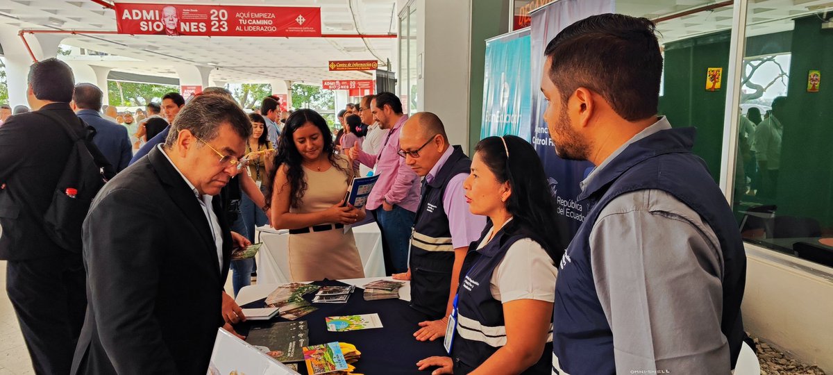 AgrocalidadZ5's tweet photo. #Guayas | Participamos en la feria nacional de cacao, con el objetivo de dar a conocer las capacidades sobre el manejo de podas, cosecha y postcosecha de cacao, toma de muestras para análisis de suelo, barreras vivas y #BPAEcuador en #Guayaquil.
#NuestroTrabajoContinúa https://t.co/KlUzCh9ahw