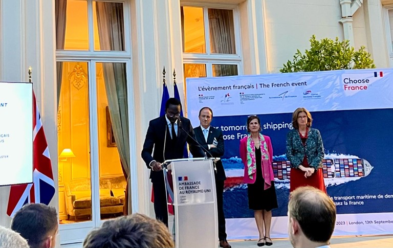 EmTradefair's tweet photo. EUROMARITIME shines at London International Shipping Week 2023 hosted by @armateursfr @gican_indunav @clustermaritime and Registre International Français. Excited to connect with partners and manufacturers making the next Euromaritime a must-attend event 🇲🇫 #LISW23 #Euromaritime https://t.co/yl6hRDEm59