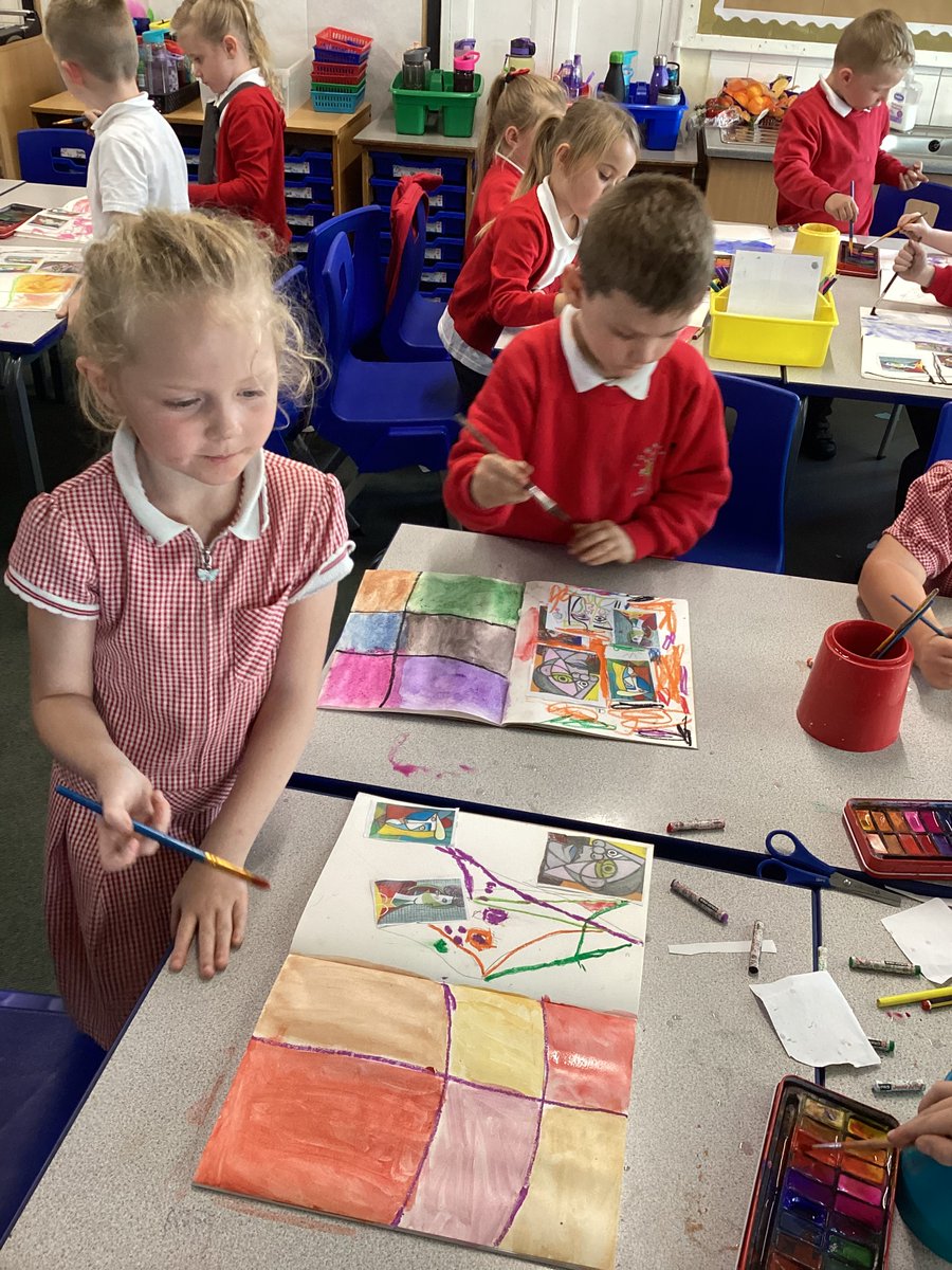 TISycamoreClass's tweet photo. A fantastic afternoon working with an artist to launch our Funny Faces and Fabulous Features project! We have researched Picasso and made a mood board of his work! @TISWillowClass @TownvilleIS @MrsBurden10 https://t.co/brXGpdeDVJ