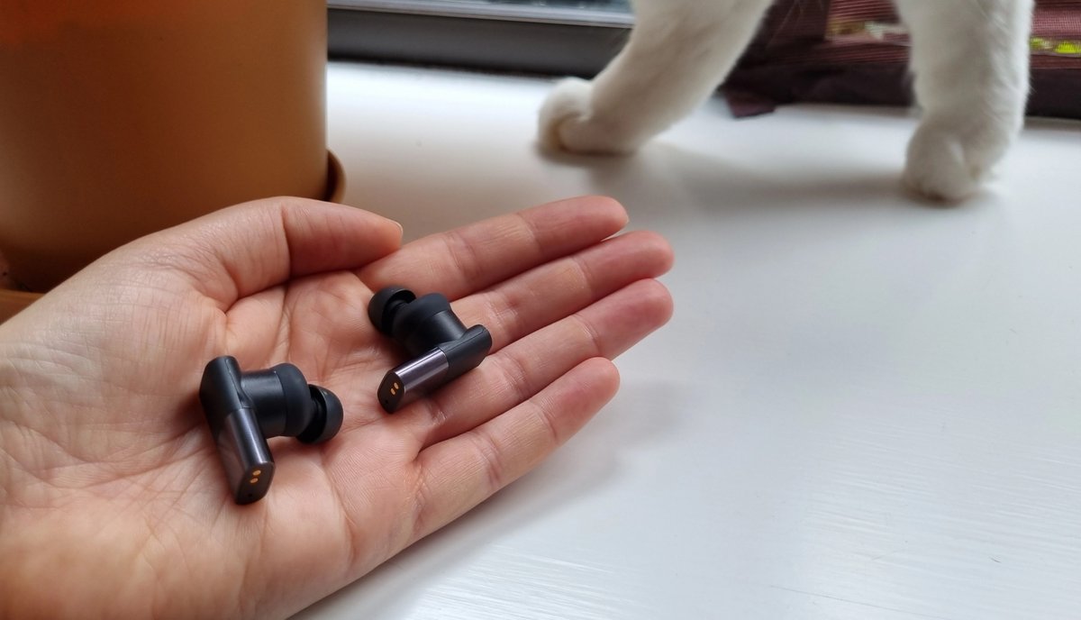 CriticalPopcorn's tweet photo. Are you a music or film fan? The #StatusAudio #Between3ANC Earbuds offer quality sound & vital Active Noise Cancellation; plus you benefit from a long battery life and reliable connection! We review them right here: https://t.co/DoTeuoMxxR @TheStatusAudio https://t.co/ReEcbLWPIM