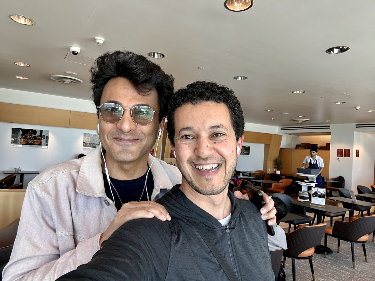 When a celebrity chef is so nice and humble that your mom thinks he’s one of your friends! 😅🙏🏽. 
#foodie #chefvikas #michelinstar