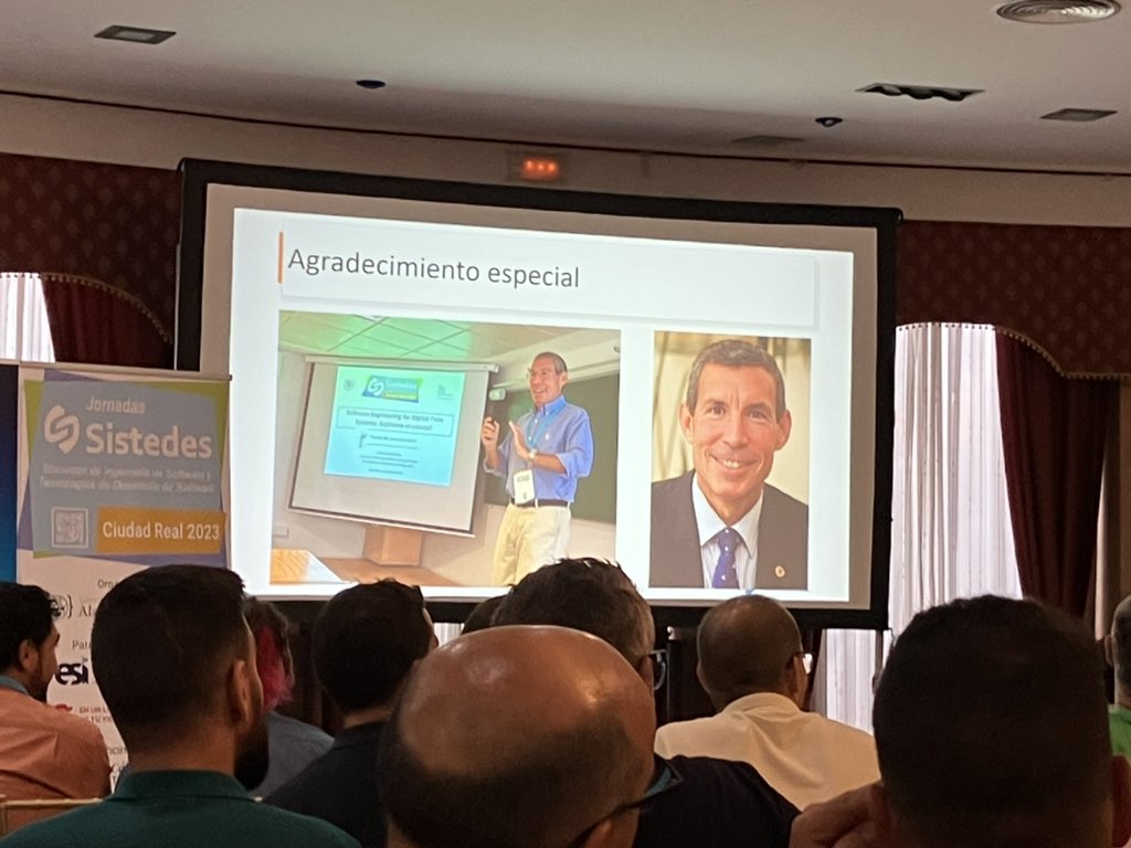 francischicano's tweet image. Merecido y emotivo agradecimiento a @AVallecillo en #sistedes2023 por su trabajo e impacto en la comunidad en las últimas décadas @sistedes