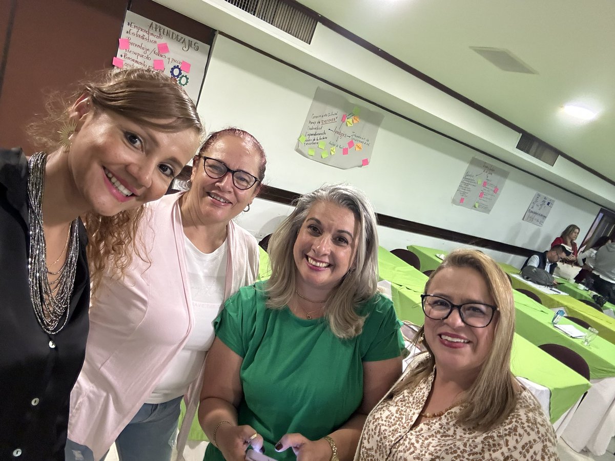 Daz4Grace's tweet photo. Reunirnos es el comienzo, lograr espacios de diálogo es un progreso, pero trabajar juntos constituye la verdadera transformación de las prácticas pedagógicas. #FormaciónPTAEjeCafetero y @PTA_Colombia @Mineducacion https://t.co/muOhGPn0Z3