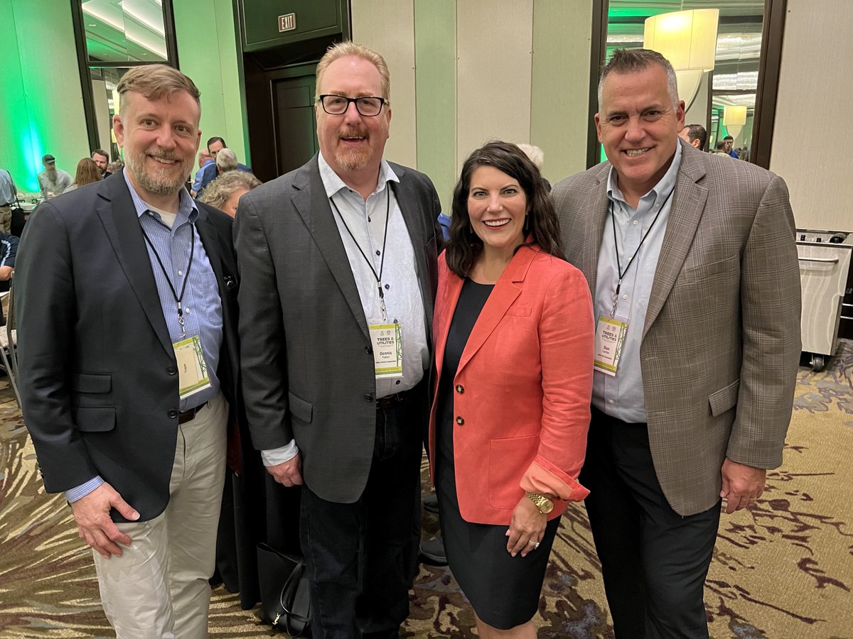 ISArboriculture's tweet image. Our CEO, Caitlyn Pollihan, met with fellow leaders to discuss our evolving partnerships at the Trees and Utilities Conference #TreesandUtilities 

Paul Putnam, Tree Fund; Dennis Fallon, Utility Arborist Association; Caitlyn Pollihan, ISA; Dan Lambe,  Arbor Day