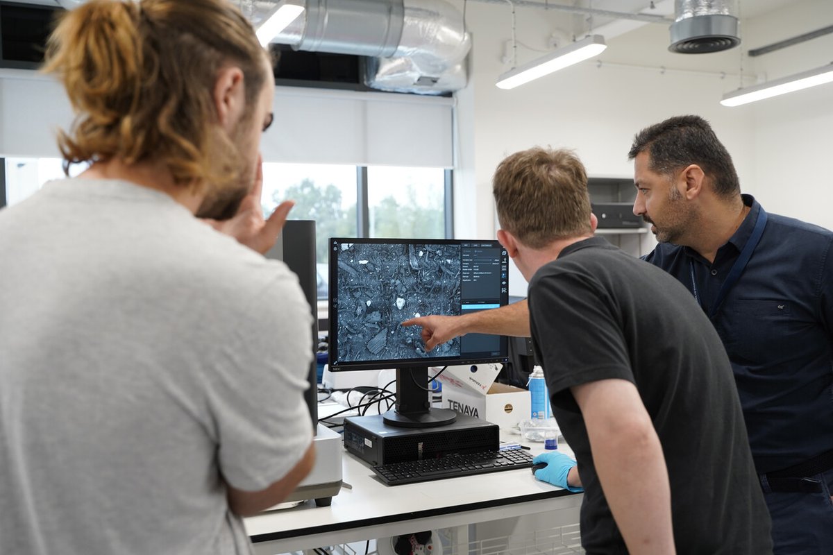 thebridge_linc's tweet photo. We're thrilled to announce that the Phenom Desktop Scanning Electron Microscope open day with @blue_scientific hosted at The Bridge was a fantastic success! 🎉
#Microscopy #ScienceSuccess #PhenomSEM #DiscoverScience https://t.co/8Fv85BlRNH