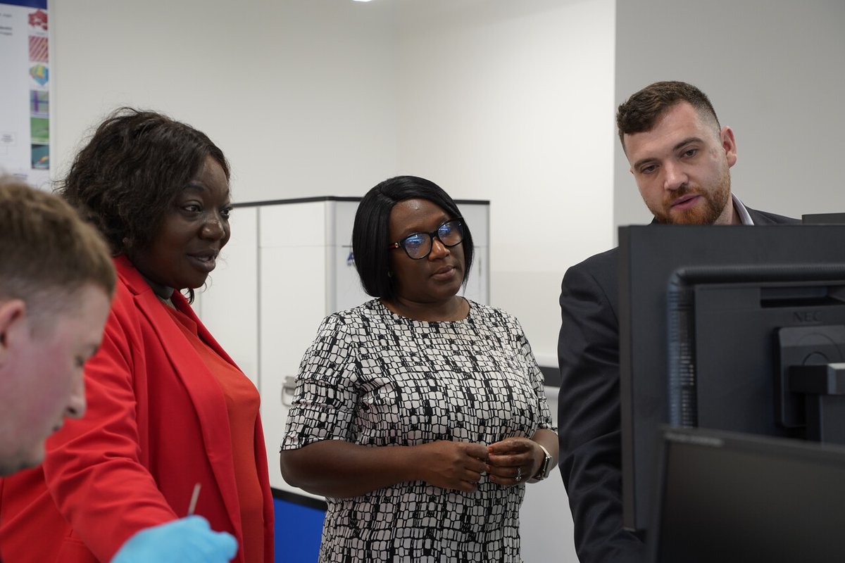 thebridge_linc's tweet photo. We're thrilled to announce that the Phenom Desktop Scanning Electron Microscope open day with @blue_scientific hosted at The Bridge was a fantastic success! 🎉
#Microscopy #ScienceSuccess #PhenomSEM #DiscoverScience https://t.co/8Fv85BlRNH