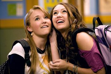 Bullman53170100's tweet photo. I'm rewatching Hannah Montana and while I don't hate Lilly and Oliver... Lilly and Miley should have been endgame. #liley https://t.co/H5jRslO8Md