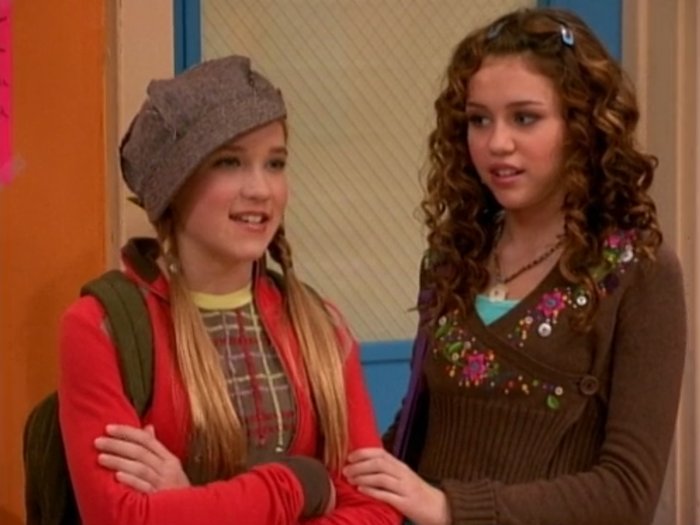 Bullman53170100's tweet photo. I'm rewatching Hannah Montana and while I don't hate Lilly and Oliver... Lilly and Miley should have been endgame. #liley https://t.co/H5jRslO8Md