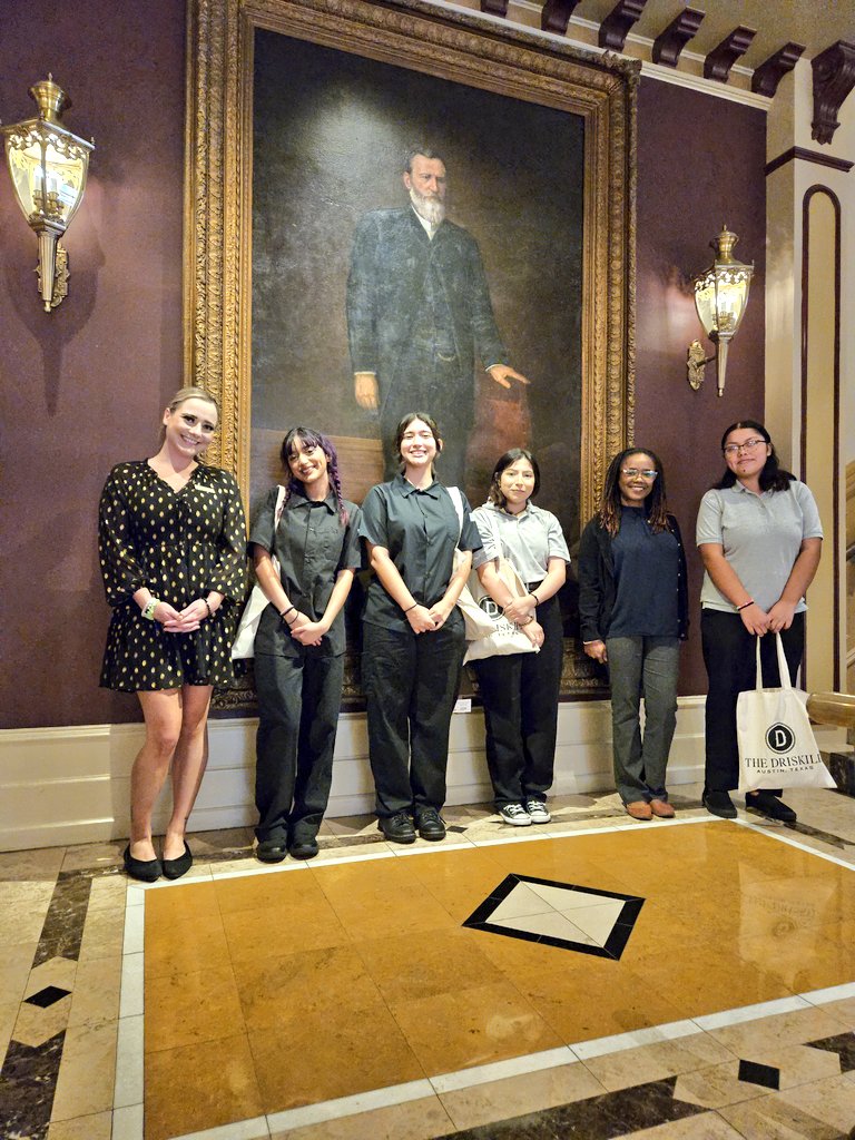 It's the first day of internships for @TravisRebels Hospitality and Culinary seniors! Thank you, @TheDriskill and @HiltonAustin, for a great first day and fantastic orientations. #industryready @AISD_CTE