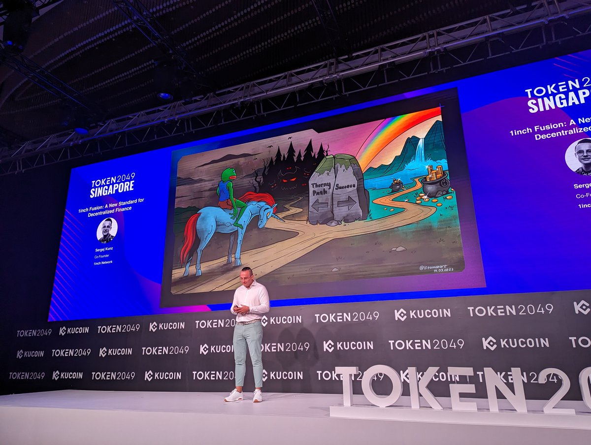 1inch's tweet image. 📸 Here come some captivating moments from @token2049, where @deacix delivered the enlightening keynote &quot;1inch Fusion: A new standard for Decentralised Finance.&quot;

🌐🚀 Don&apos;t miss these snapshots featuring the future of #DeFi!

#Token2049 #FusionMode #1inch